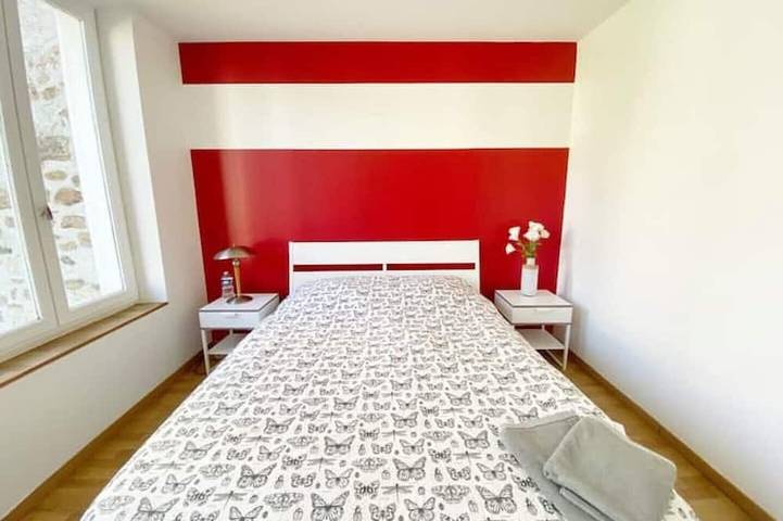 Entire apartment, 022 Stylish & Cozy Large Duplex 92 m² Garden WIFI Smart TV Netflix in Saint-Étienne, Loire