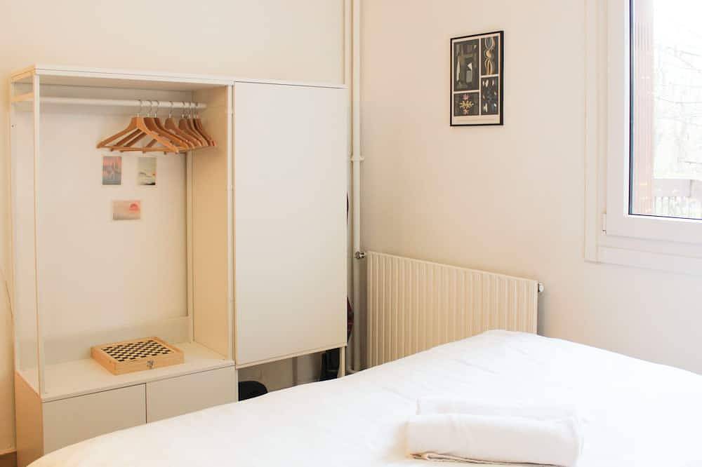 Entire apartment, Bright studio in Pantin, perfect for couples in Pantin, Seine-Saint-Denis