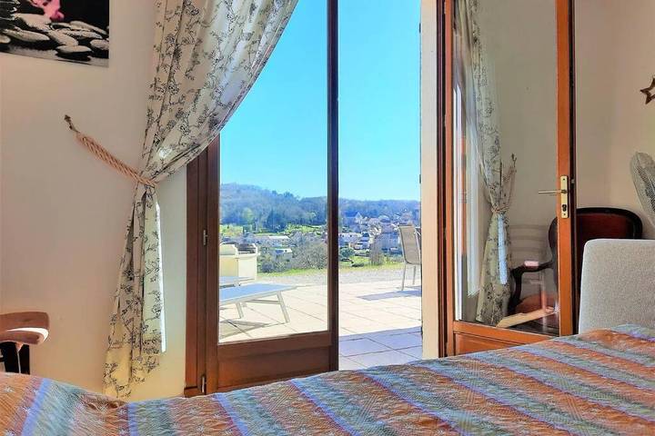 Maison de vacances pour 5 personnes, avec Terrasse et Jardin ainsi que Piscine et Vue