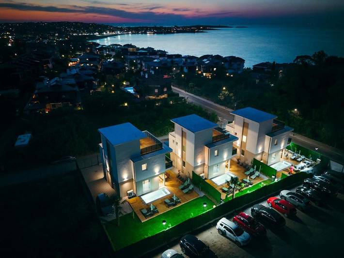 Ferienhaus für 12 Personen, mit Balkon und Terrasse sowie Garten und Pool