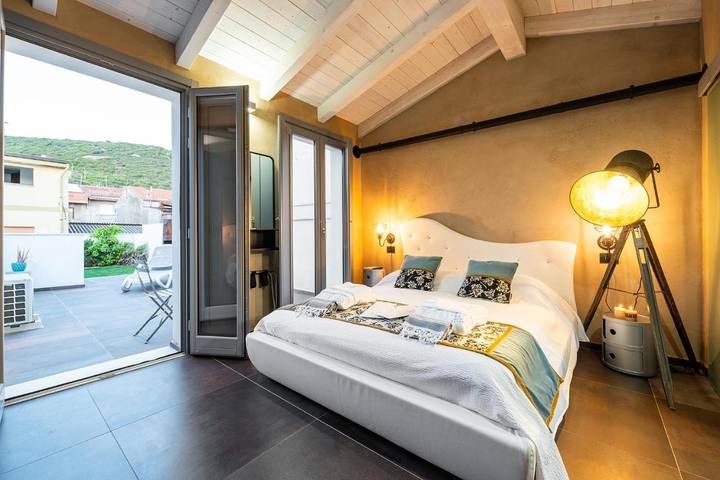 Casa vacanza per 2 persone, con idromassaggio e giardino nonché sauna in Gonnesa