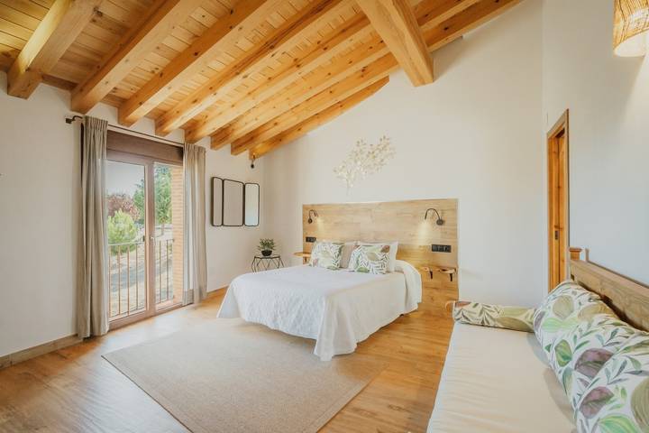 Casa rural para 8 personas, con Balcón y Jardín en Turégano
