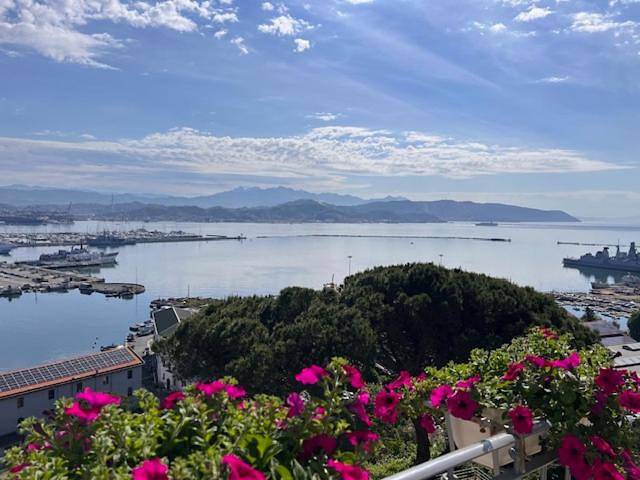 Pension voor 2 personen, met tuin en uitzicht in La Spezia