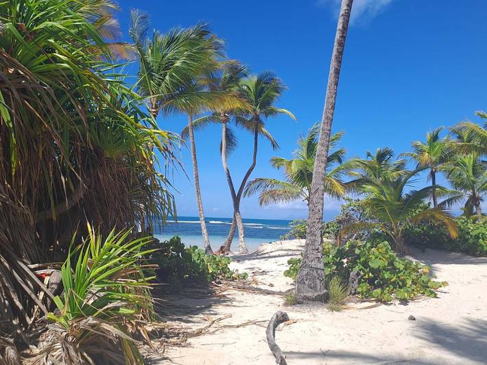 Gîte pour 2 personnes, avec jacuzzi et terrasse dans Plage de la Caravelle