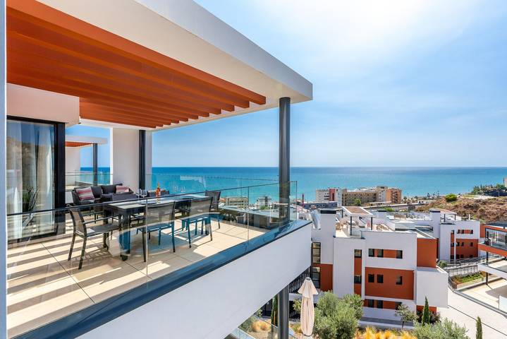 Ferienwohnung für 6 Personen, mit Meerblick und Garten sowie Pool in Fuengirola