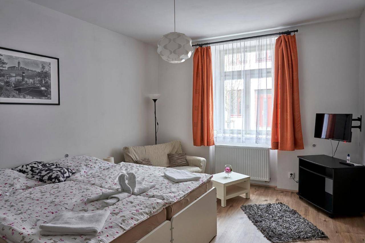 Cały apartament, Krejčovství in Mielnik, Melnik region