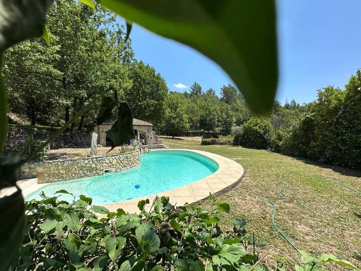 Location de vacances pour 9 personnes, avec piscine ainsi que terrasse et vue à Montferrat - 3