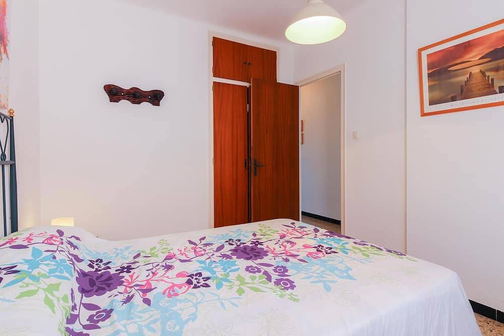 Appartamento intero, Sea View Apartment, Parking Included, Pets Allowed in Llanca, Upper Empordà