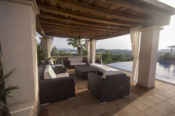 Chalet para 12 personas, con jacuzzi además de sauna y jardín - 1