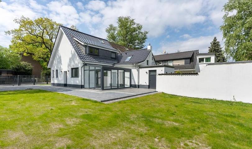 Ferienwohnung für 8 Personen, mit Terrasse und Garten in Bremen