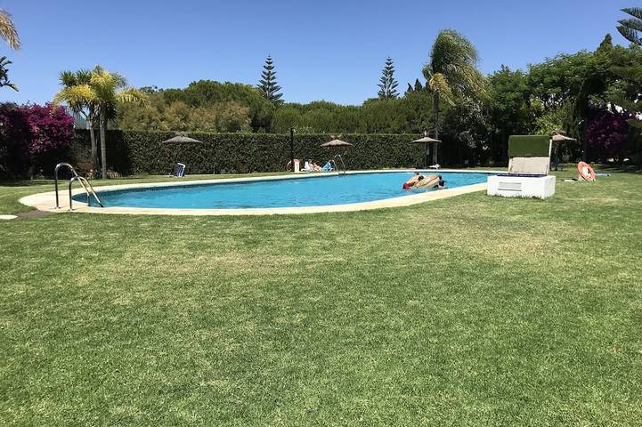 Ferienhaus für 5 Personen, mit Terrasse und Garten sowie Pool - 1