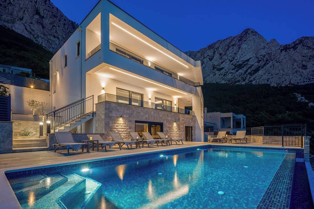 New 2025 - Villa Sarah - Makarska Riviera - infinity pool - privacy in Promajna, Makarska Riviera