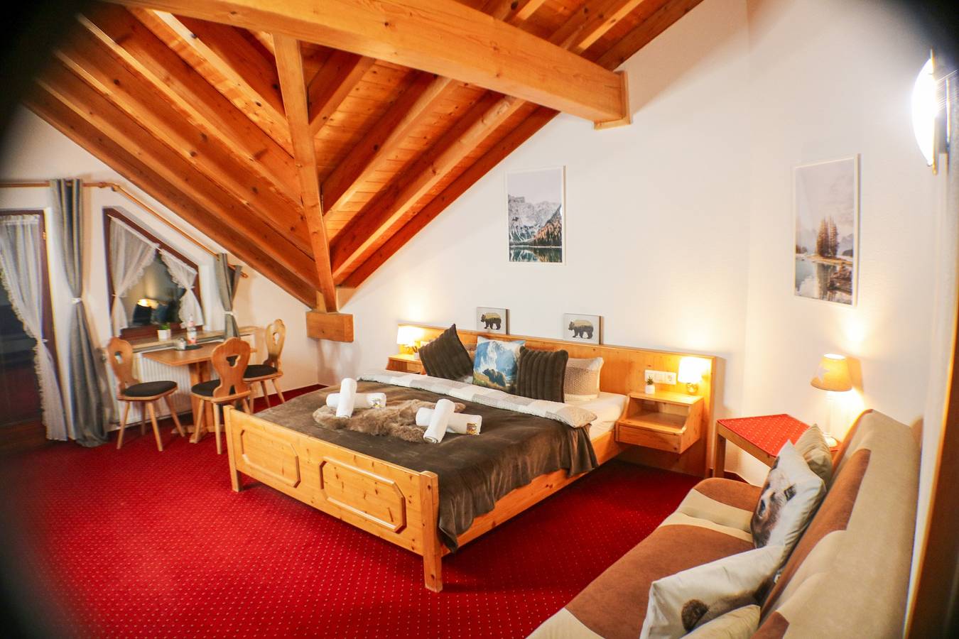 Big Bear - Großes Familienzimmer mit Balkon für 3-4 Personen in Schluchsee, Südschwarzwald