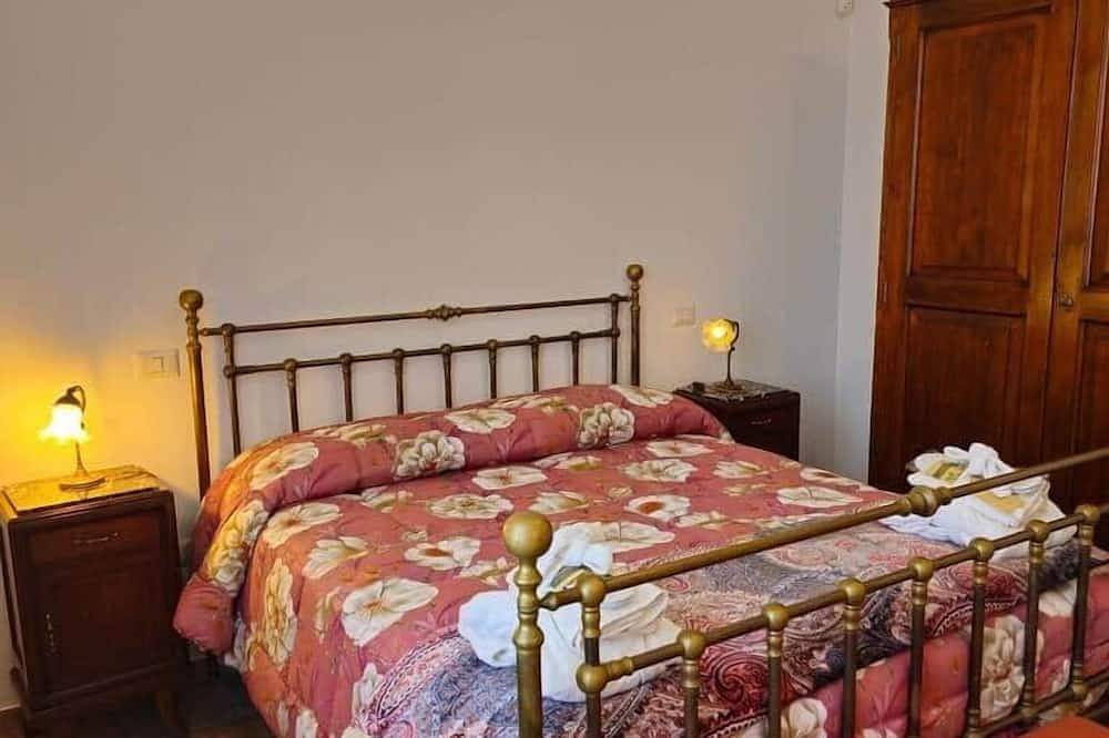 Villa Eteria – Private Panoramic Villa near Pompeii in Lettere, Naples Province