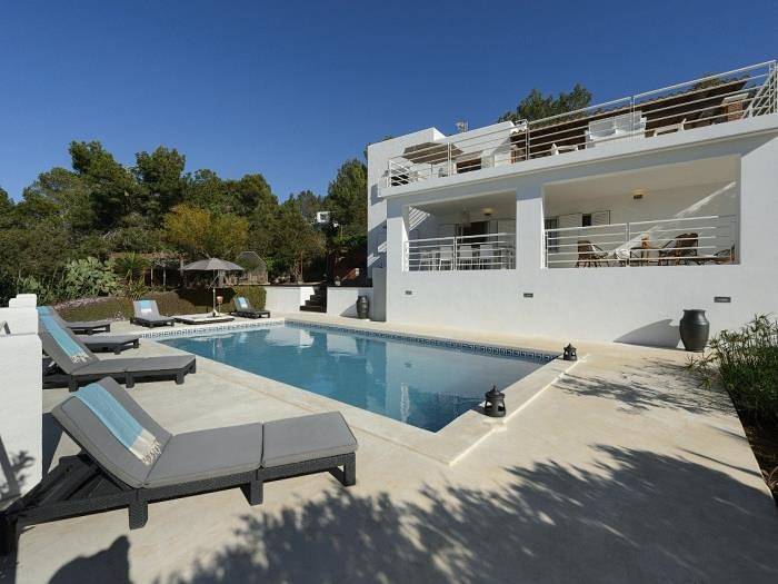 Ferienhaus für 10 Personen, mit Balkon und Meerblick sowie Garten und Pool