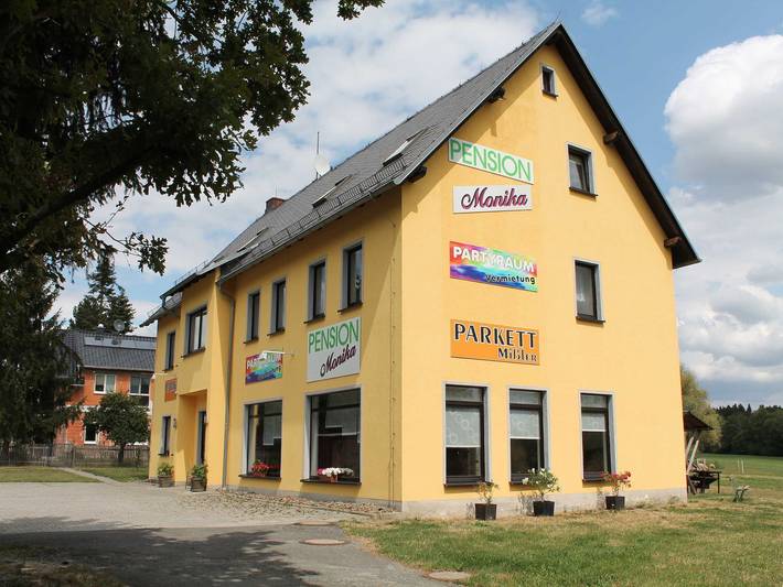 Ferienwohnung für 3 Personen, mit Ausblick und Garten in Pausa-Mühltroff