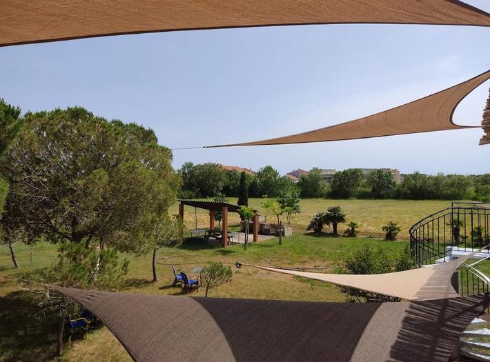 Gîte pour 6 personnes, avec piscine ainsi que vue et jardin, animaux acceptés dans la Tamarissière - 3