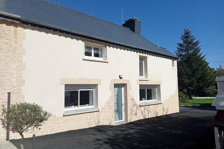 Location de vacances pour 4 personnes, avec terrasse à Ménéac