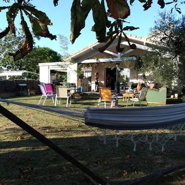 Gîte pour 10 personnes, avec terrasse et piscine, animaux acceptés à Bon-Encontre