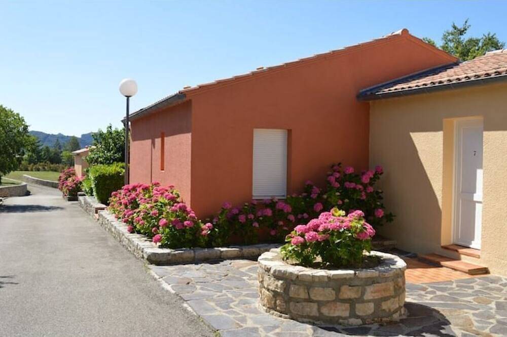 Maison Mitoyenne Proche du Village in Vallon-Pont-d'Arc, Gorges de l’Ardèche