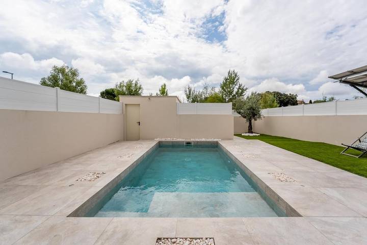 Villa pour 8 personnes, avec jardin et piscine, animaux acceptés