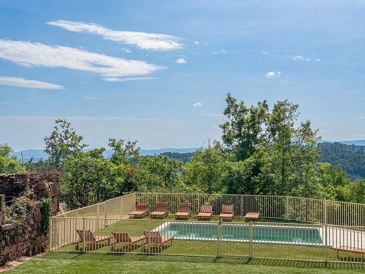 Location de vacances pour 10 personnes, avec terrasse, adapté aux familles à Sanilhac