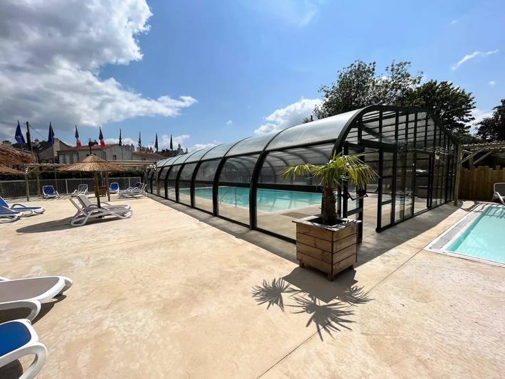 Camping pour 4 personnes, avec piscine et terrasse en Loire-Atlantique