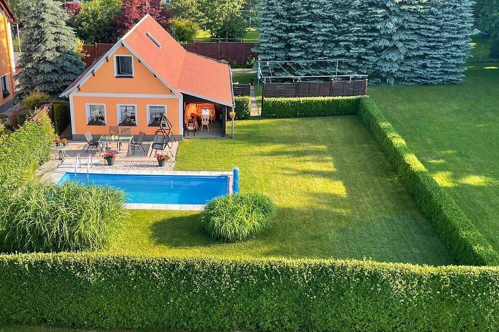 Gemütliches Ferienhaus im Erzgebirge mit Pool in Zwönitz, Erzgebirge
