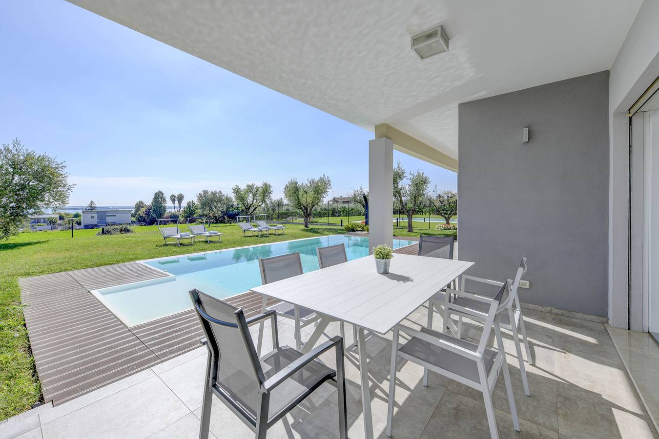 Villa Easy Life by Garda Fewo in Moniga del Garda, Garda Bergen