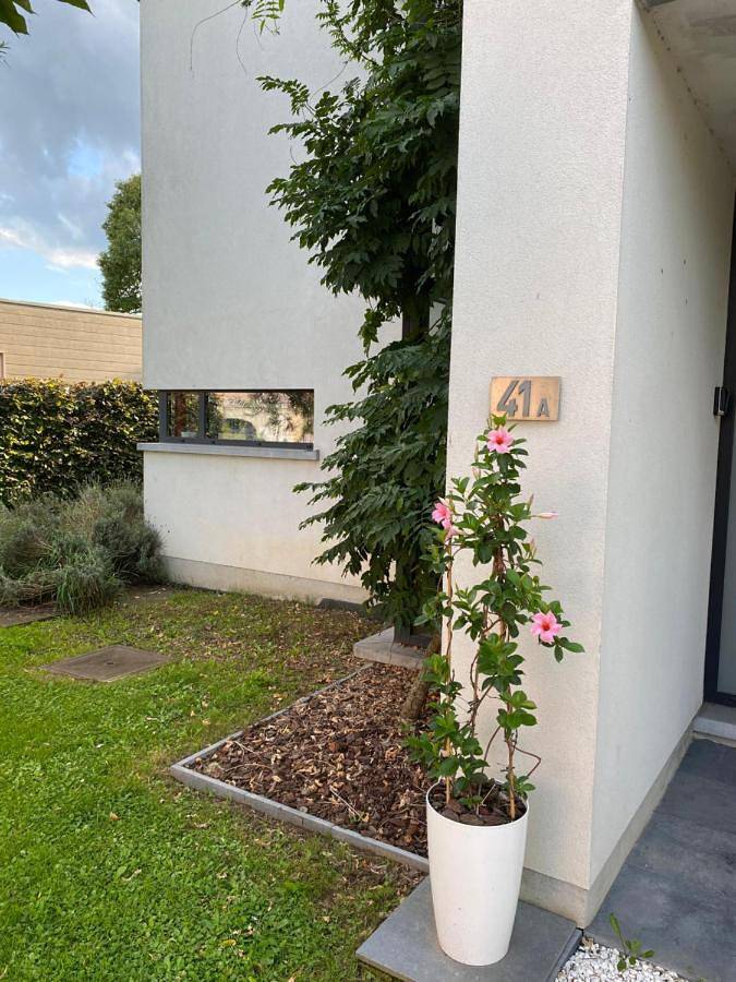 Location de vacances pour 2 personnes, avec terrasse ainsi que jardin et vue à La Bruyère - 3