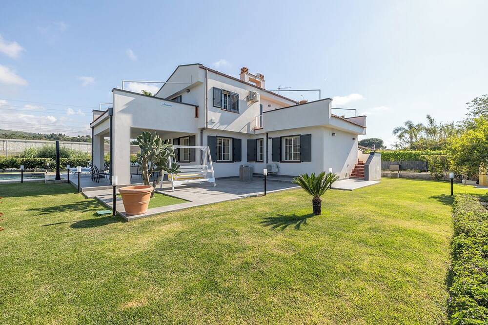 Apartamento entero, The 2 terraces. 8 Places, 3 Rooms. in Piana Calzata, Provincia de Palermo