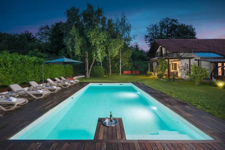 Ferienhaus für 6 Personen, mit Pool und Garten