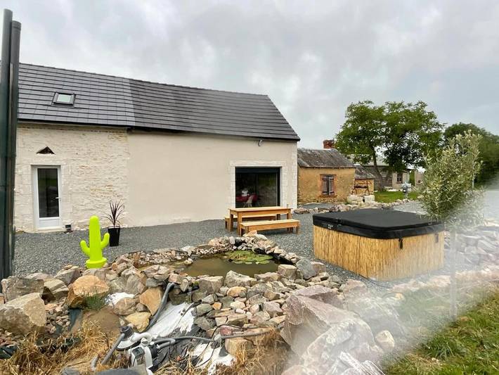 Gîte pour 5 personnes, avec vue et piscine ainsi que jardin et bassin pour enfant à Le Pêchereau