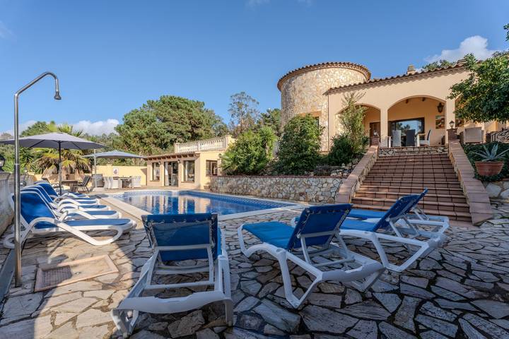 Finca für 12 Personen, mit Terrasse und Garten in Lloret de Mar