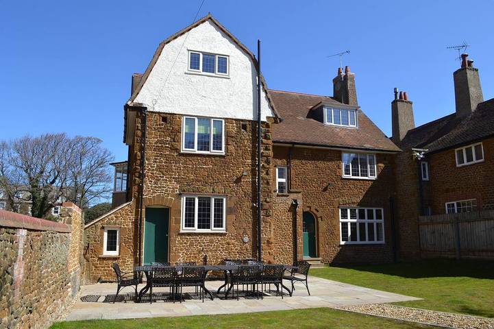 Holiday home for 12 people, with garden and balcony - 1