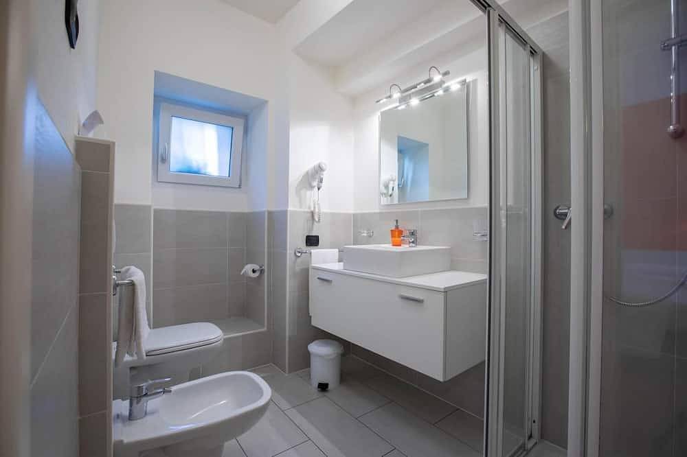 Ganze Wohnung, Residence Cafelicita - Apartment Amicizia -  Lake View, Infinity Pool, Jacuzzi in San Carlo (Como), Gravedona ed Uniti