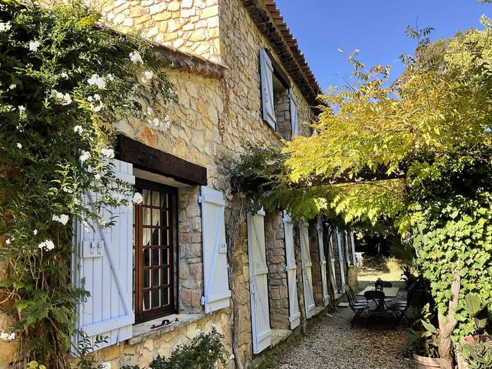 Location de vacances pour 8 personnes, avec jardin à Entrecasteaux - 2