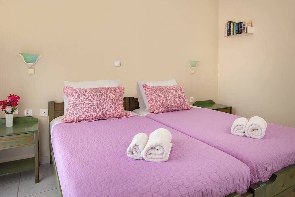 Hel lägenhet, Only 5 Min.Walk From Crystal Water Sandy Beach Of Almirida in Almyrida, Vámos