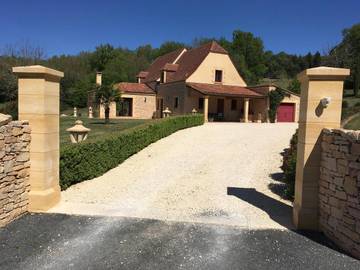 Chambre d’hôte pour 2 personnes, avec jardin ainsi que vue et terrasse à Vitrac