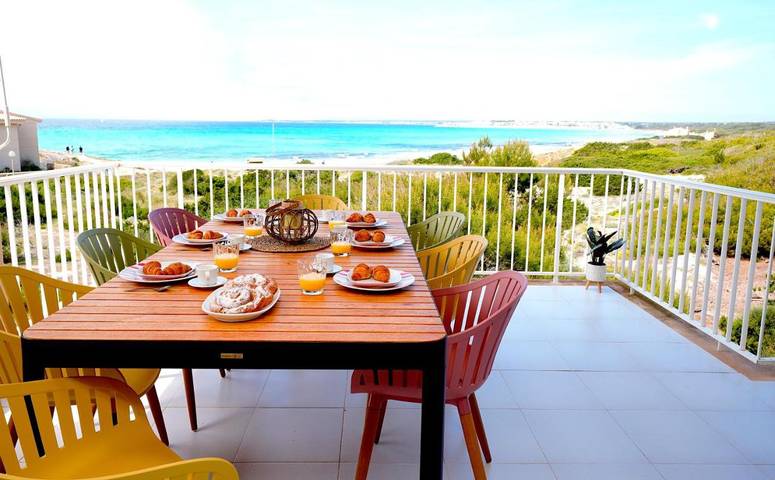 Apartamento para 10 personas, con Balcón además de Terraza y Vistas en Ses Covetes