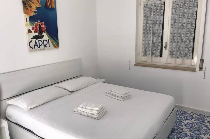 Ein zentral gelegenes Haus mit atemberaubendem Blick auf die Insel. in Capri, Neapel Provinz