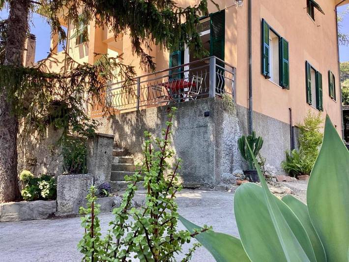 Agriturismo per 4 persone, con terrazza in Bordighera