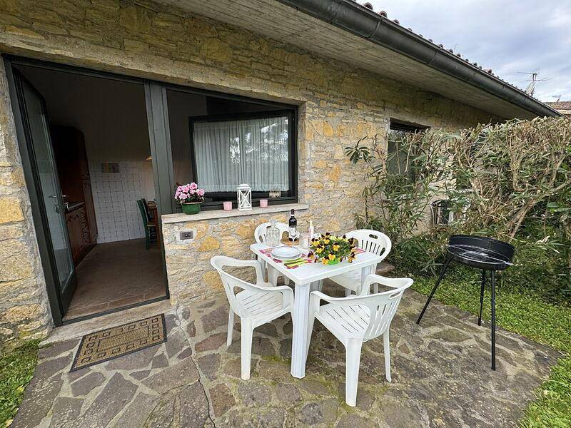 Apartamento vacacional entero, Apartment for 4 persons approx. 35 qm in Carignano di Lucca, Tuscany (Province Lucca) in Lucca, Costa de la Maremma