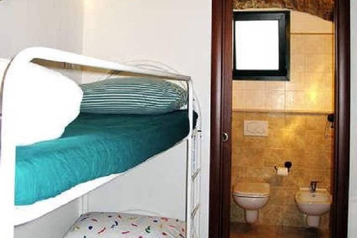 Estudio Casa Antonella en el campo en Terzorio con vistas al mar terraza. in Terzorio, Riviera di Ponente