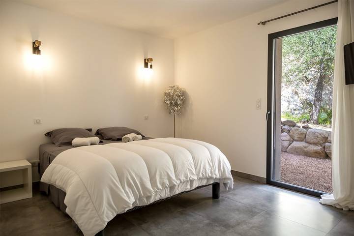 Appartement entier, Évasion en Corse : appartement  au calme à Gialla in San-Gavino-di-Carbini, Arrondissement de Sartène