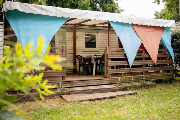Camping pour 6 personnes, avec jardin et piscine
