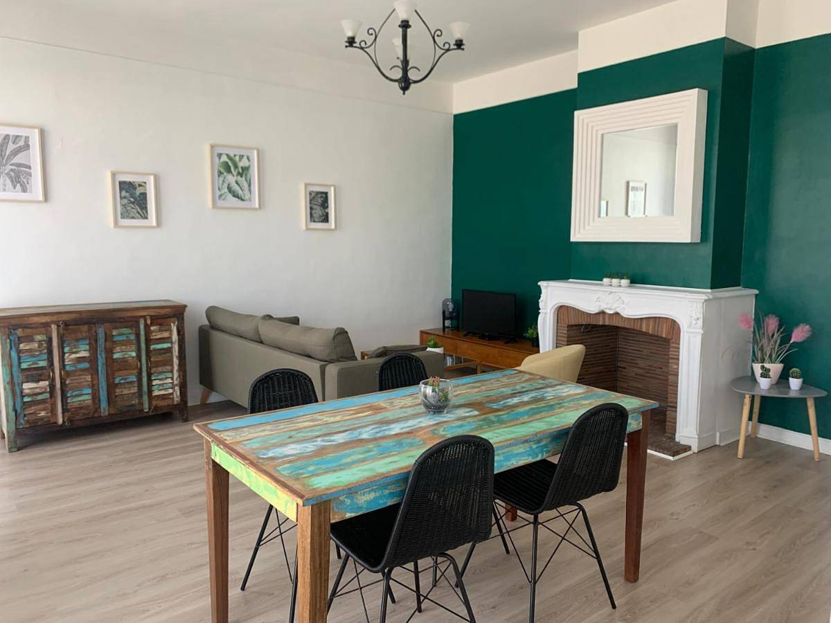 Appartement entier, Douai 1 spacieux et joli appartement in Douai, Département Nord