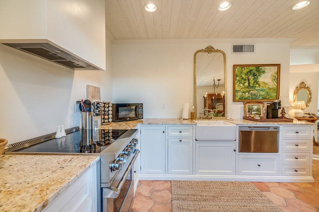 Foothills Luxury Casita with Private Pickleball Court in Catalina Foothills, Pima County