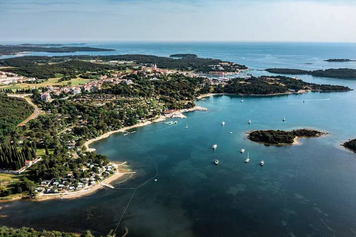 Camping für 4 Personen, mit Terrasse in Vrsar