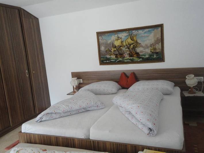 Ferienwohnung für 6 Personen, mit Garten und Ausblick sowie Pool, mit Haustier - 1